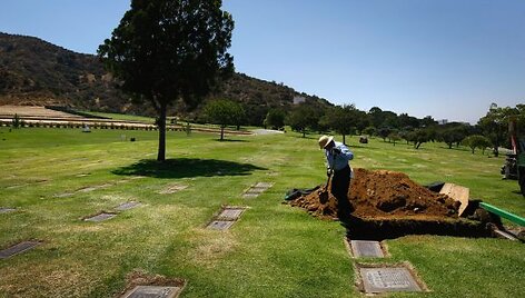 Forest Lawn memorialinis parkas, nežinomo asmens kapas