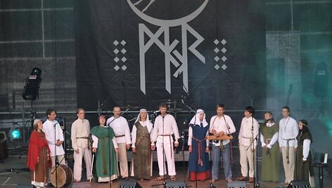 Dvyliktasis nepriklausomos muzikos ir &scaron;iuolaikinės balti&scaron;kos kultūros festivalis Mėnuo Juodaragis &scaron;iemet trečią kartą svečiuojasi įstabaus grožio ežero saloje Zarasuose. 