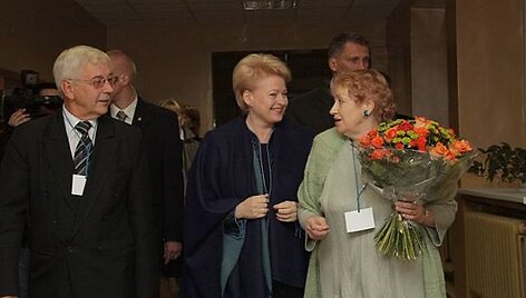 Prezidentė D.Grybauskaitė lankėsi Salomėjos Nėries gimnazijoje 