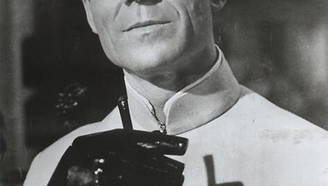 Dr. Ne, aktorius Josephas Wisemanas