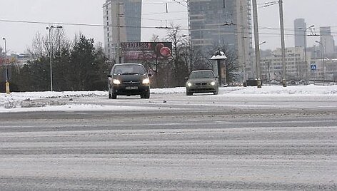 Apsnigta kelio danga