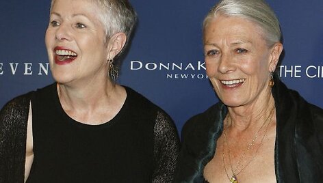 Lynn Redgrave (kairėje) su seserimi Vanessa