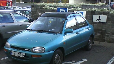 Fotopolicija: neįgali Mazda