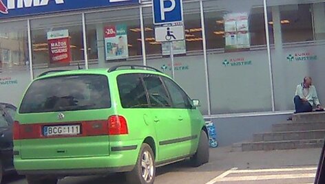 Fotopolicija, mįslingas &bdquo;VW Sharan&ldquo;