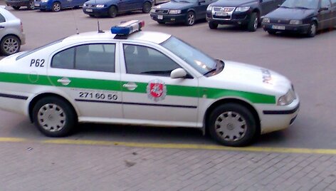 Patruliai prie geltonos linijos