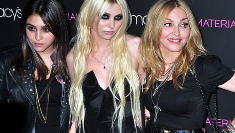 Madonna su dukra ir modeliu &bdquo;Material girl&ldquo; pristatyme