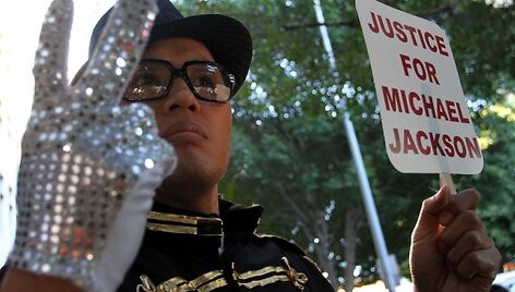 Protestas M.Jacksono asmeninio gydytojo C.Murray teismo posėdžio metu