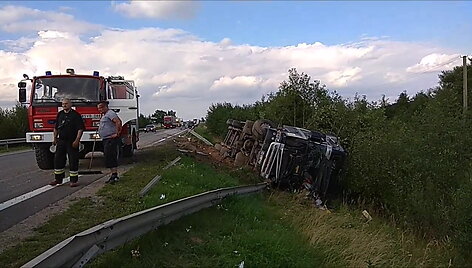 kelyje-via-baltica-dvieju-vilkiku-susidurimas