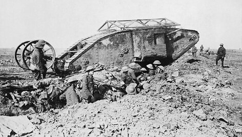 Britų tankas &bdquo;Mark I&ldquo; Somos mū&scaron;io lauke 1916 m. rugsėjo 25 d.