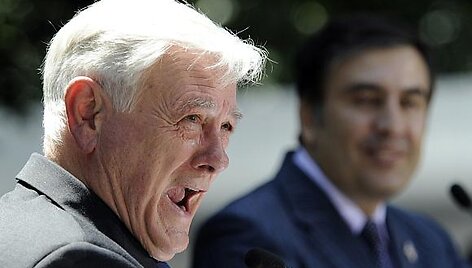 Valdas Adamkus Gruzijoje parei&scaron;kė, kad Lietuva gali tarpininkauti &scaron;ios &scaron;alies valdžios ir opozicijos dialogui.