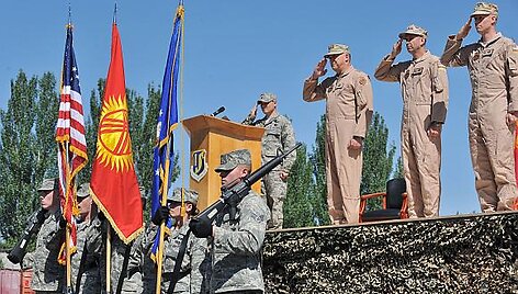 Amerikiečiai Manaso bazėje Kirgizijoje