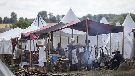 Lietuvos kariai Žalgirio mūšio lauke paminėjo 613-ąsias pergalės metines.