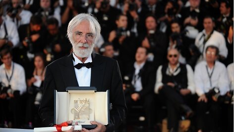 Anksčiau &scaron;iemet Michaelis Haneke už savo filmą &bdquo;Balta juosta&ldquo; jau buvo gavęs prestižinį Kanų kino festivalio apdovanojimą &ndash; &bdquo;Auksinę palmės &scaron;akelę&ldquo;.