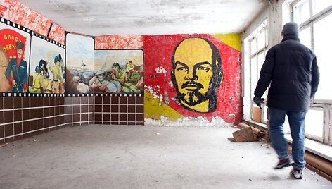 Skrundoje vis dar dvelkia sovietmečiu.