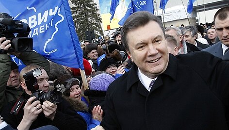 Viktoras Janukovyčius tarp rėmėjų