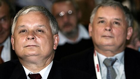 Lechas (kairėje) ir Jaroslawas Kaczynskiai
