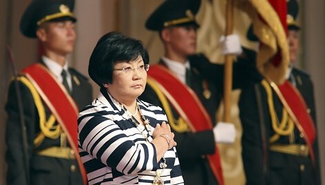 Roza Otunbajeva davė prezidentės priesaiką.