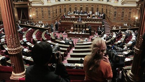Prancūzijos Senatas priėmė prie&scaron;taringai vertinamą pensijų reformą.
