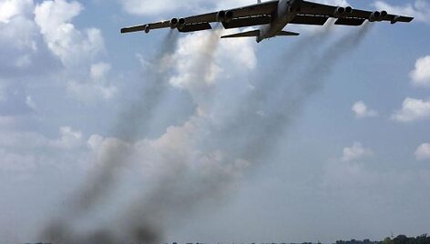 Tolimojo nuotolio bombone&scaron;is B52