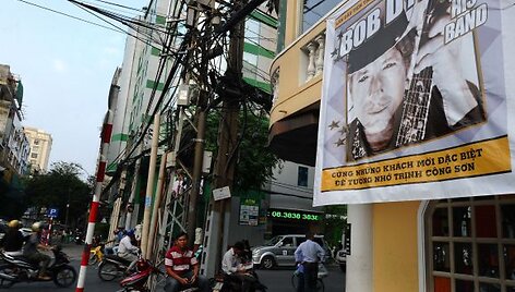 Plakatas, kviečiantis į Bobo Dylano koncertą, Ho &Scaron;i Mino gatvėje