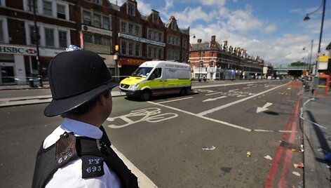 Policininkas i&scaron;tu&scaron;tėjusioje Londono gatvėje