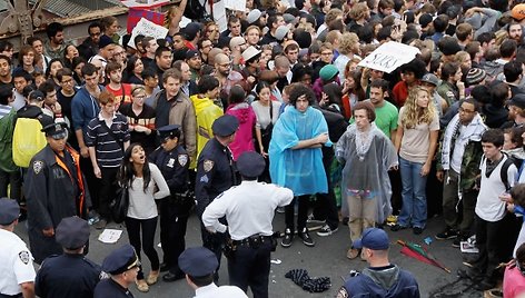 Niujorko policija prieš demonstrantus.