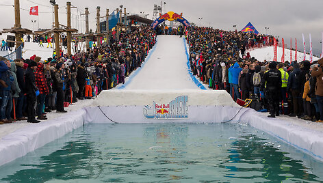 Beproti&scaron;kas &bdquo;Red Bull Jump & Freeze&ldquo; renginys Liepkalnyje
