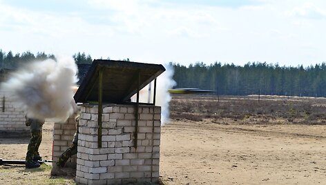 Pabradės poligone vyko kasmetinės prie&scaron;tankinių padalinių pratybos &bdquo;Medžiotojas 2018&ldquo;.