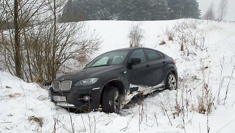 Nuo kelio nuskriejęs vogtas &bdquo;BMW X6&ldquo;