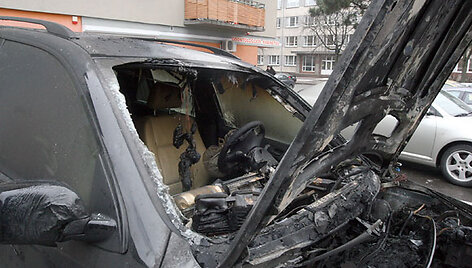 Sudegęs BMW X5
