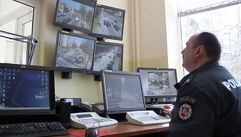 Policininkas stebi Druskininkų gatves