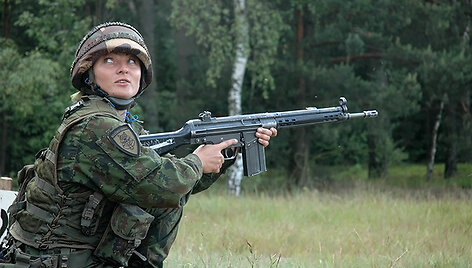 Karė &scaron;audymo pratybose