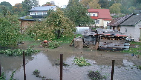 Išsiliejusios fekalijos Ukmergėje