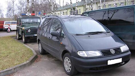 Įtariamųjų automobilis