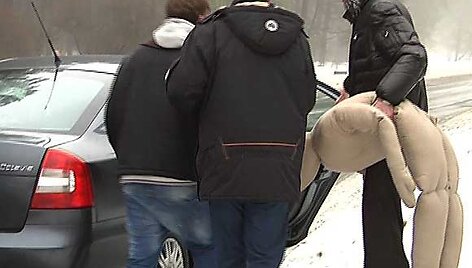 Naudojant manekeną įtariamasis pareigūnams pasakojo apie tragi&scaron;kos nakties įvykius