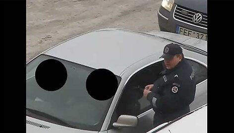 Prokurorai ie&scaron;ko nukentėjusių nuo ky&scaron;ininkavimu įtariamo pareigūno