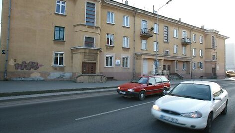Nuo triuk&scaron;mo kenčianti Dariaus ir Girėno gatvės gyventoja vis dar nepraranda vilties sulaukti pagalbos i&scaron; miesto valdžios. 