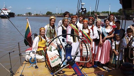&bdquo;Tūkstantmečio odisėjos&ldquo; buriuotojai lanko Argentinos lietuvių bendruomenes.