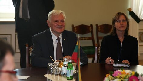 V.Adamkus