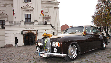Senovinis automobilis &bdquo;Rolls Royce&ldquo; 