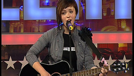 Specialiai TV3 projektui &bdquo;Lietuvos talentams&ldquo; subūrusi muzikuojančius draugus, ukmergi&scaron;kė Raminta &ndash; Bjelle, sukūrė ir grupę &bdquo;Bjelle ir PERU&ldquo;. 