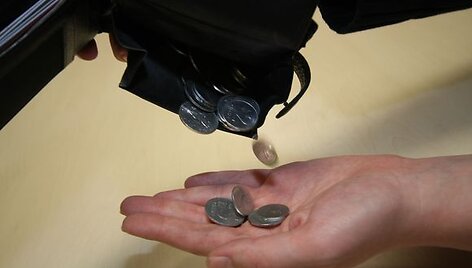 Pardavėjai privalo priimti baltus centus.