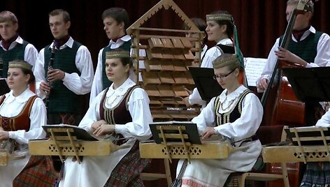 KTU tautinio meno ansamblis &bdquo;Nemunas&ldquo; palydėtas į konkursą &bdquo;Kadagys&ldquo;.