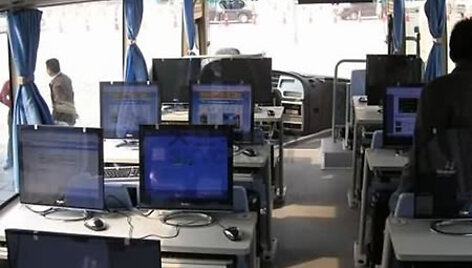  &bdquo;Microsoft&ldquo; savo darbuotojus Kinijoje įdarbina net autobuse.