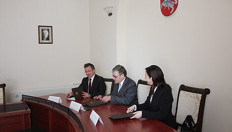 V.Nekro&scaron;ius, E.Žironas, R.Ažubalytė