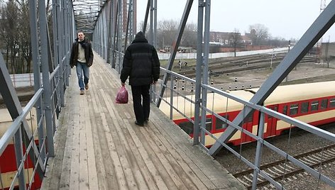 Vietoj seno viaduko bus statomas naujas.