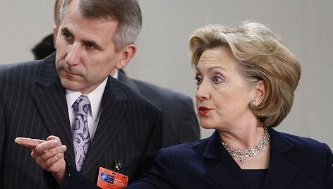 Vygaudas U&scaron;ackas ir Hillary Clinton NATO užsienio reikalų ministrų susitikime.