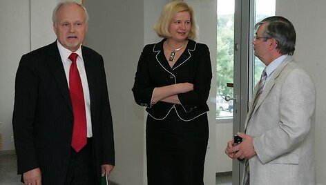Au&scaron;ra Rauličkytė (viduryje)