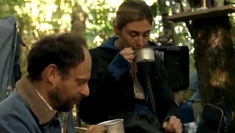 Filmas &bdquo;A&scaron;tuoni bandymai atsitiesti&ldquo;