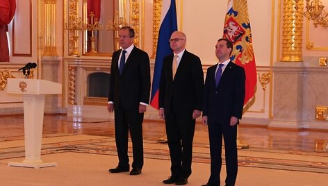 Rusijos UR ministras Sergejus Lavrovas, Lietuvos ambasadorius Rusijoje Renatas Norkus ir Rusijos prezidentas Dmitrijus Medvedevas